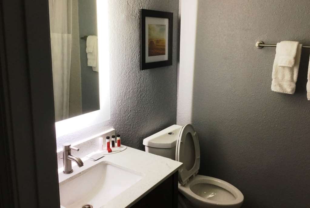 Baymont Inn & Suites Shawnee Habitación foto