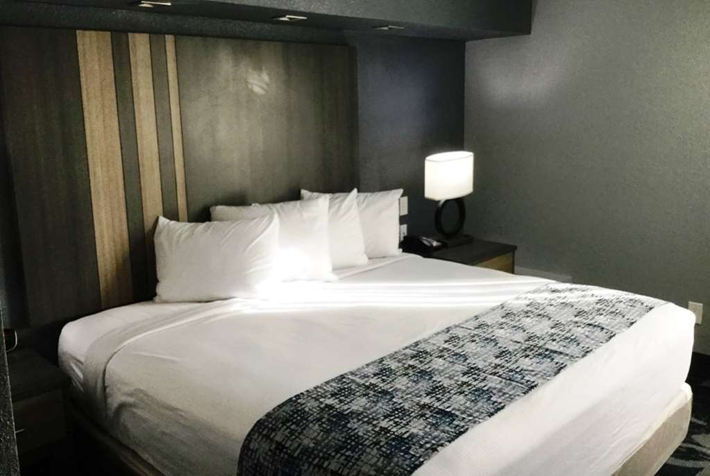 Baymont Inn & Suites Shawnee Habitación foto